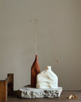 Shoulders | Vase Duo